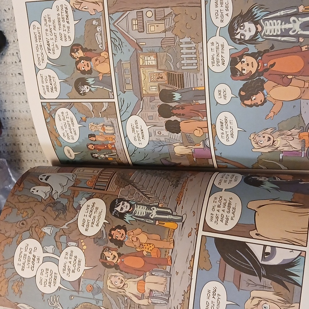 PAWS Graphic Novel Set - Colorful Illustrated Books For Ages 8-12 - Picture 12 of 17